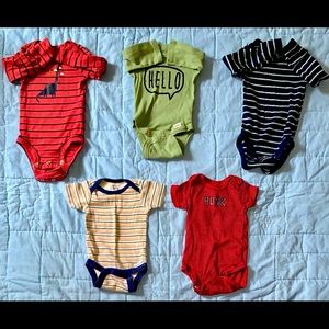 Baby boy onesies long and short sleeves NB EUC